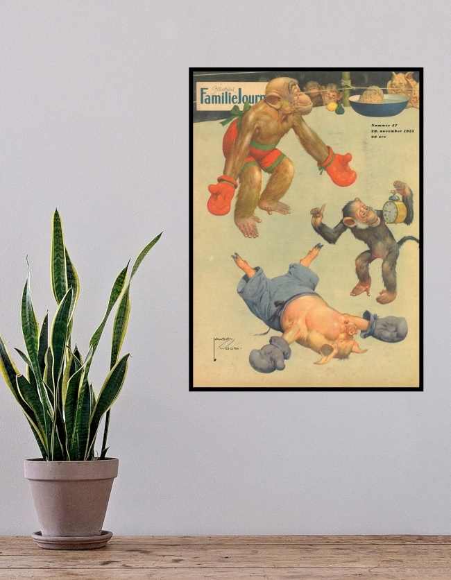 En hvid væg med en plante i forgrunden. På væggen er en original forside fra Familie Journal. På billedet en en abe og en gris som lige har bokset.