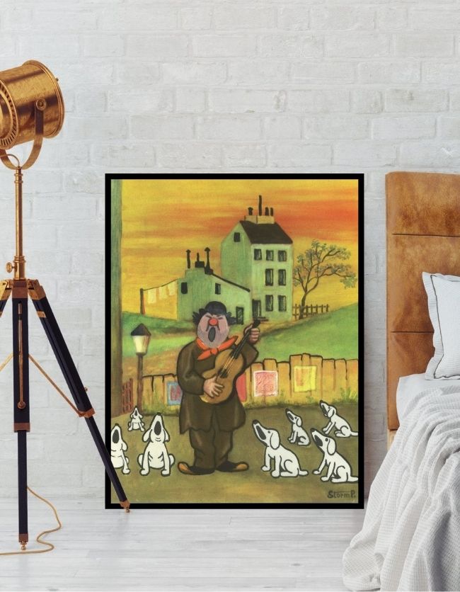 Storm P. Plakat af en mand der spiller og synger i en gård. Vintage plakat viser Gårdmusikanten